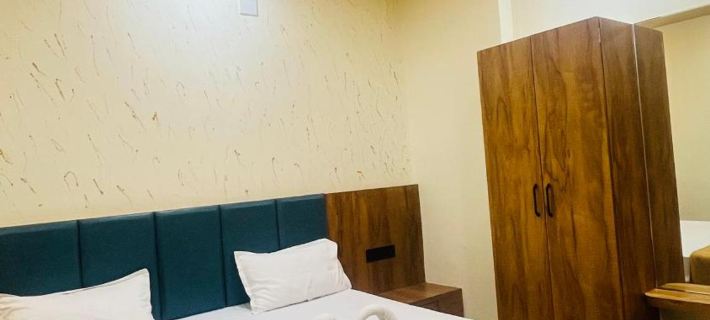 Hotel Hari Palace - Near Shree Dwarkadhish Temple Hotel di Dwarka