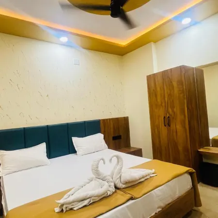 Hotel Hari Palace - Near Shree Dwarkadhish Temple