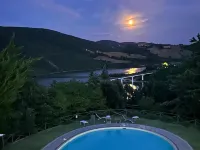 Colle Sul Lago Hotels in Cingoli