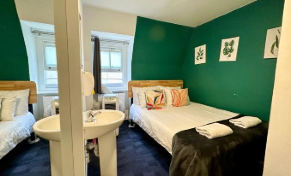 Smart Hyde Park Inn Hostel