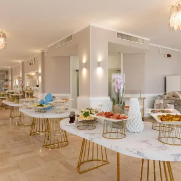 Hotel Abner's Отели рядом с достопримечательностью «Mojito Beach Riccione»