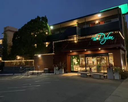 ザ ディラン アット SFO ミルブレーのホテル