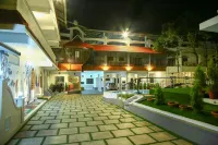 Lake Palace Family Resort Kumarakom