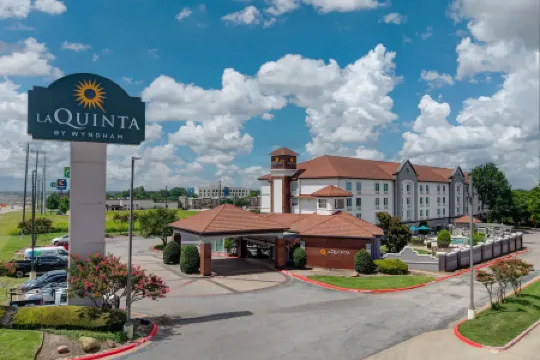 La Quinta Inn & Suites by Wyndham Sherman