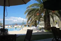 Hotel Caravelas - Pools