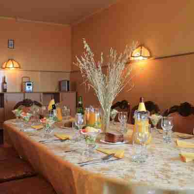 Arktik-Servis Hotel Dining/Meeting Rooms