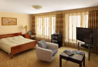 Meridian Hotel โรงแรมใกล้สะพานรัสสกี้