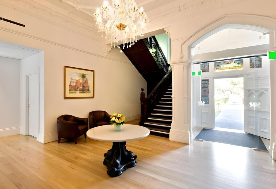 Seasons Heritage Melbourne Hotel Over view