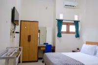 Homestay Griya Kinasih Syariah Pati Mitra RedDoorz Hotels in Pati Sub-District