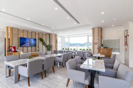 BRIGHTHOUSE Отели рядом с достопримечательностью «Южная Аквариумная рыбная ловля»