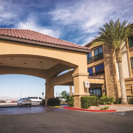 La Quinta Inn & Suites by Wyndham Las Vegas Airport South Отели рядом с достопримечательностью «Боулдер-Стрип»