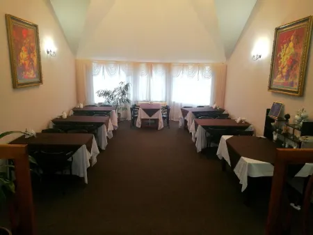 Континенталь Отели рядом с достопримечательностью «Пушкинская Улица»