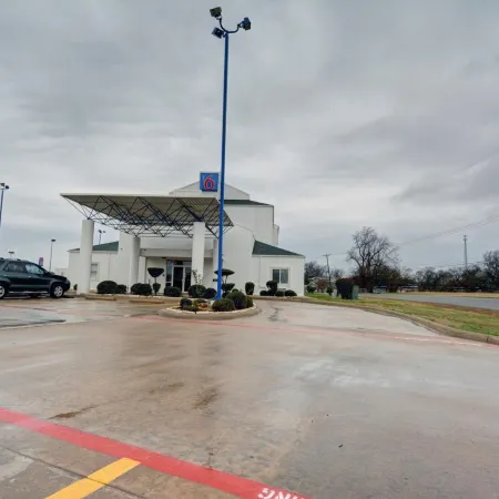 Motel 6 Denison, TX