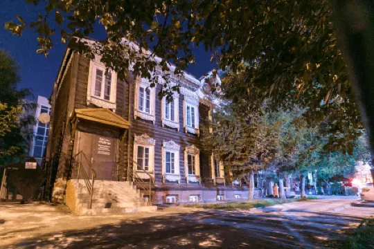 Тайга Хостел Отели рядом с достопримечательностью «Новосибирский государственный краеведческий музей»