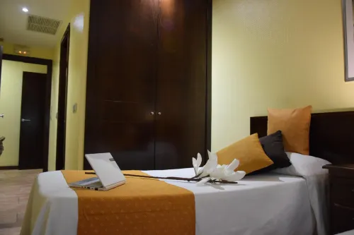 Hotel Complutense - 2-Star