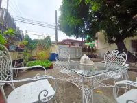 Bed and Brewhouse Sucat - Bed and Breakfasts