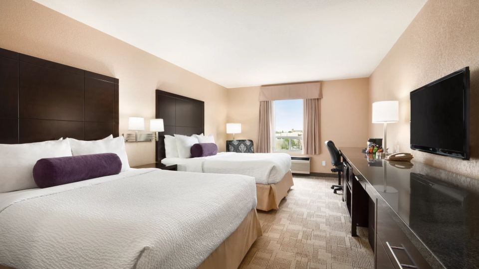 PRAIRIE CREST CALGARY AIRPORT by IHG