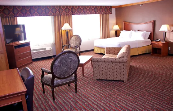 皮埃爾皮埃爾堡智選假日酒店及套房