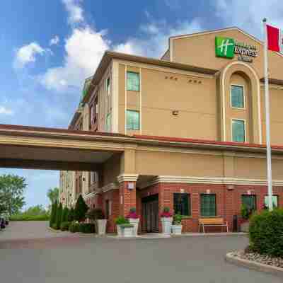 Holiday Inn Express & Suites Barrie Hotel Exterior