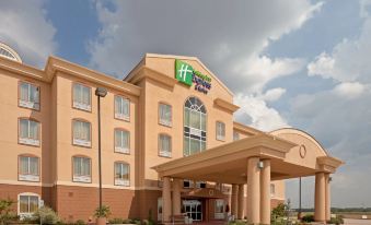 Holiday Inn Express & Suites Terrell