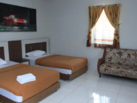 Shanrilla Hotel Hotels in Cihideung
