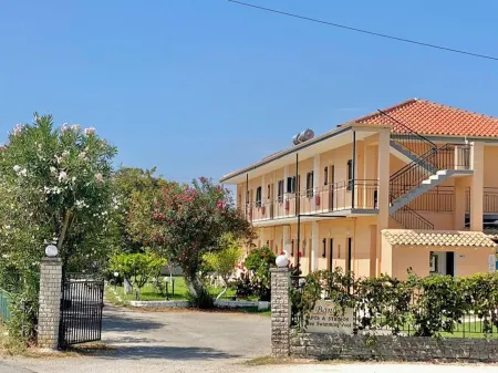 Banos Apartment 2 Bed Rooms and Swimming Pool Отели рядом с достопримечательностью «Old Perithia - Corfu's Oldest Village»