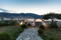 Karavos Sea View Apartments