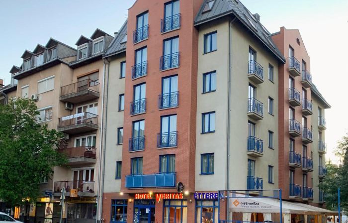 Hotel Veritas