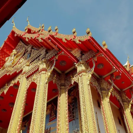 DMK Don Mueang Airport Guest House Отели рядом с достопримечательностью «Остров Ко Крет»