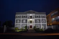 His Majestys Hotel Hotels in Labadi