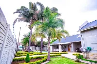 Presidents Boutique Lodge - Homestays