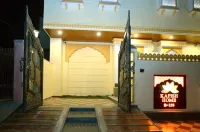 Kapish Home-All Pure Veg - Bed and Breakfasts