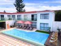Tessa's on the Beach - Pools