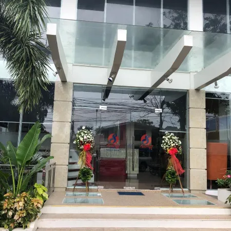 Seacliff Suites Hotel and Resort