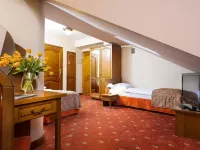 Hotel Regent Các khách sạn gần Đền thờ Remuh