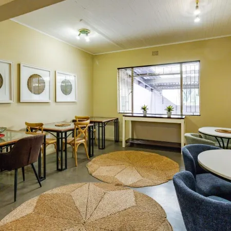 Pumleni Guesthouse