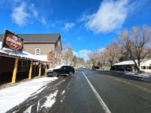 Creekside Lodge Hotels in Alpine County