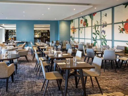 Walton Hall Hotel & Spa by Sunday Отели рядом с достопримечательностью «Warwick Racecourse»