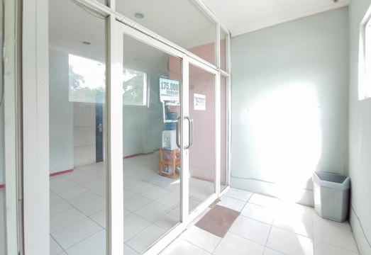 RedDoorz Syariah Near Q-Mall Banjarbaru