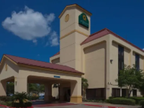 La Quinta Inn & Suites by Wyndham Houston Stafford Sugarland Hotels in Stafford