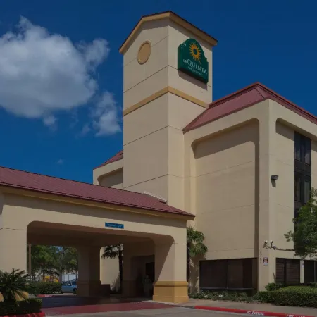 La Quinta Inn & Suites by Wyndham Houston Stafford Sugarland
