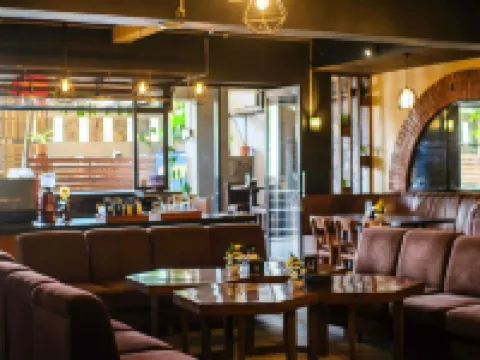 Surya Asia Hotel โรงแรมในโวโนโซโบ