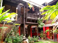 The Riverside Guest House Hotell i Suan Dok