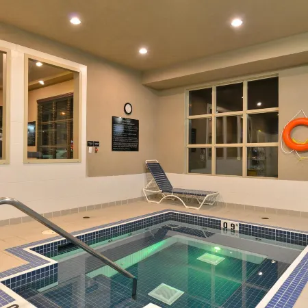 Hampton Inn & Suites by Hilton Edmonton International Airport