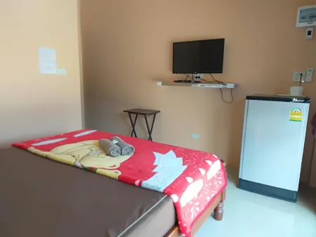 The Niran Guest House Отели в г. Dan Makham Tia