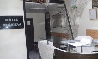 Hotel Sea View - Near Taj Hotel