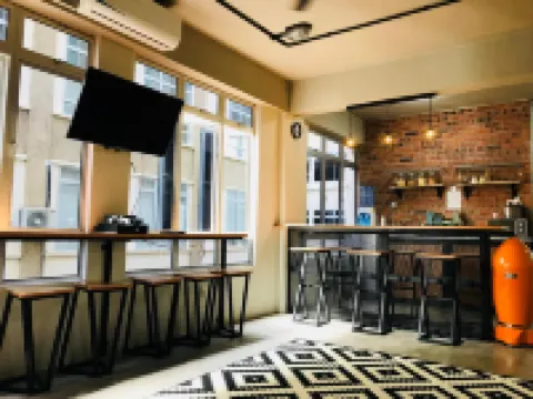 The Good Travelers Hostel - KL Airport Hotels in Dengkil