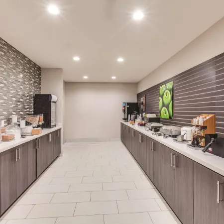 La Quinta Inn & Suites by Wyndham Weatherford OK