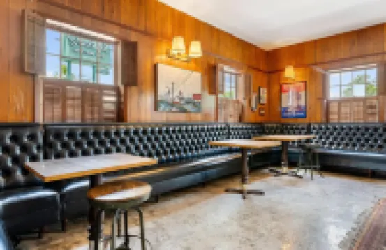 The Starlight Motor Inn