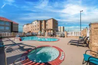 Comfort Suites Central - piscine